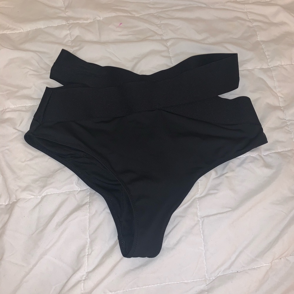 H&M bikini bottoms